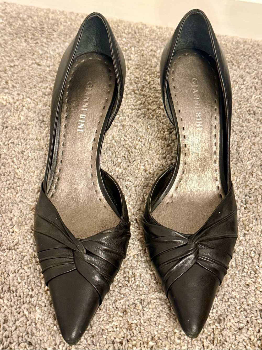 Gianni Bini Black Pointed Toe D'Orsay Heels with Twist Knot Detail